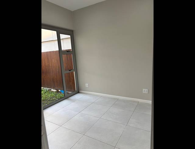 4 BEDROOM HOUSE FOR SALE IN PALM LAKES ESTATE
